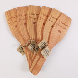 Spatule gravée en bois de cerisierA la bonne franquette